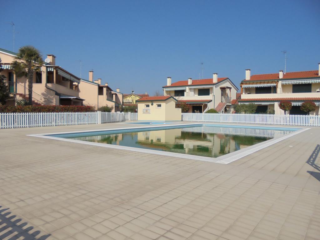 Resort Cristina Apart-Hotel 3 Stelle Caorle Esterno foto